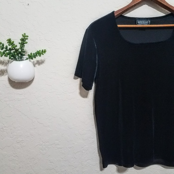 Impressions Tops - Impressions Black Vintage Velvet Short Sleeve Tee